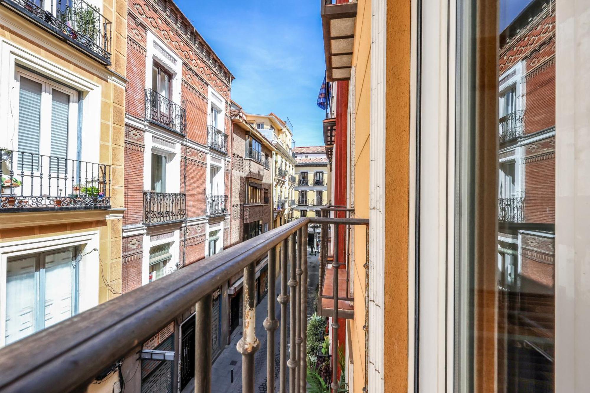 Apartamentos Reformados En Tirso De Molina Act Madrid Esterno foto